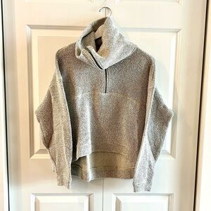 UEC Sweaty Betty sweatshirt! Only worn twice!